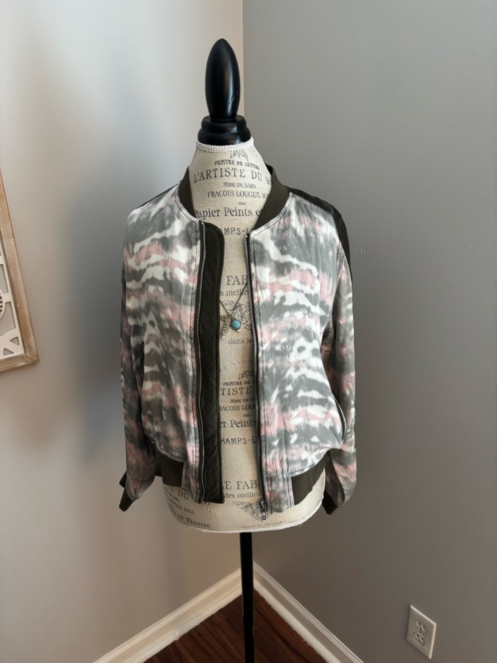 💗 NWOT Women's Lightweight Bomber Jacket in Pink & Green